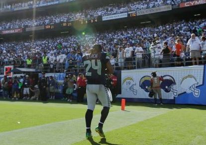 Marshawn Lynch leaves the field with a minute left in the game Sunday in San Diego (AP)